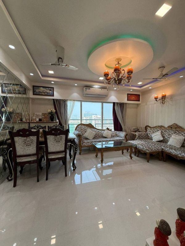 2 BHK + Extra Room 680 Sq.Ft. Apartment in Rustomjee Erika