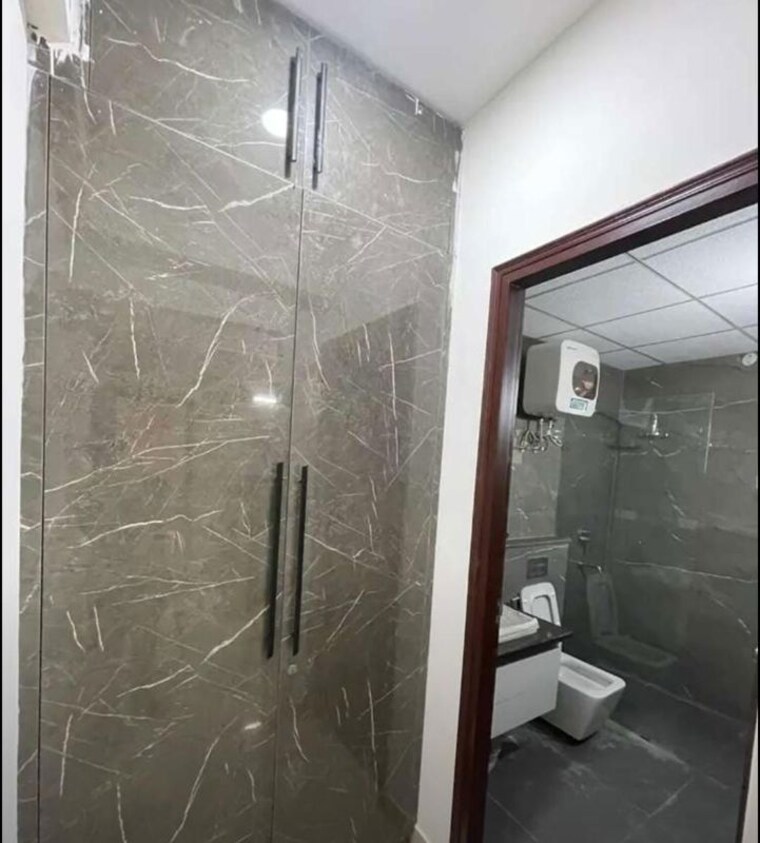 Bathroom, maya-green-lotus-utsav 3 Bedroom 2100 Sq.Ft. Apartment In International Airport Road Zirakpur 10592331