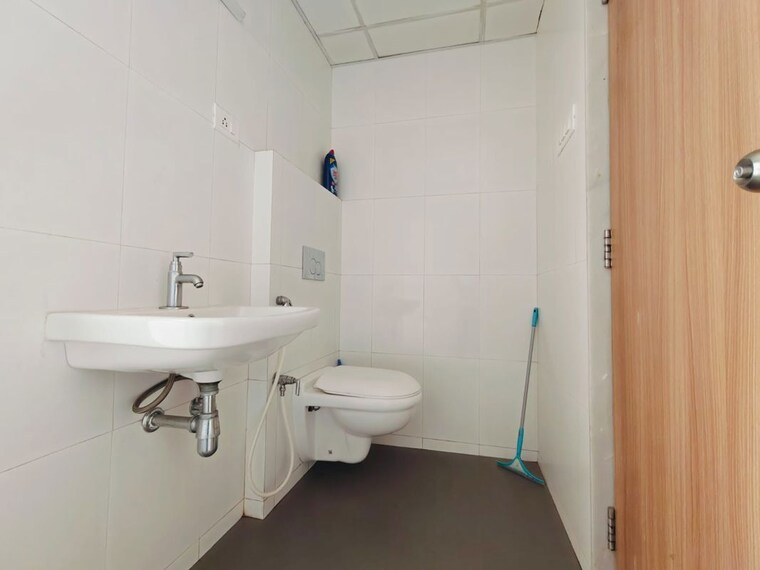 Bathroom, godrej-emerald 2 Bedroom 708 Sq.Ft. Apartment In Ghodbunder Road Thane 10592330