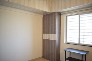 Room in 2 BHK Apartment at Jalan Aura County Pune, Wagholi – for Rent