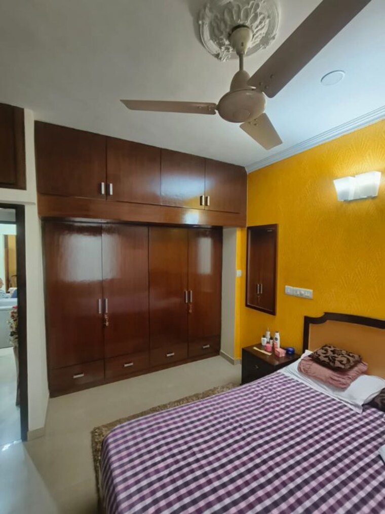 Bedroom, safdarjung development area 2 Bedroom 1200 Sq.Ft. Builder Floor In Safdarjung Development Area Delhi 10592088