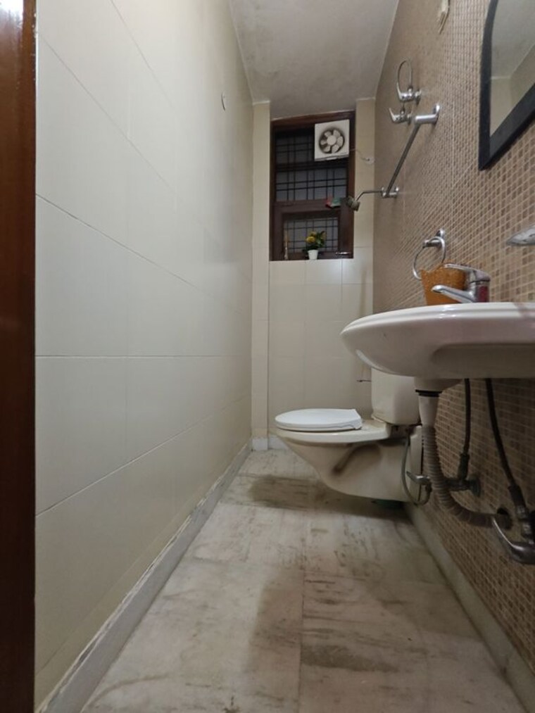 Balcony, whispering-meadows 3 Bedroom 1610 Sq.Ft. Builder Floor In Sector 43 Gurgaon 10592354
