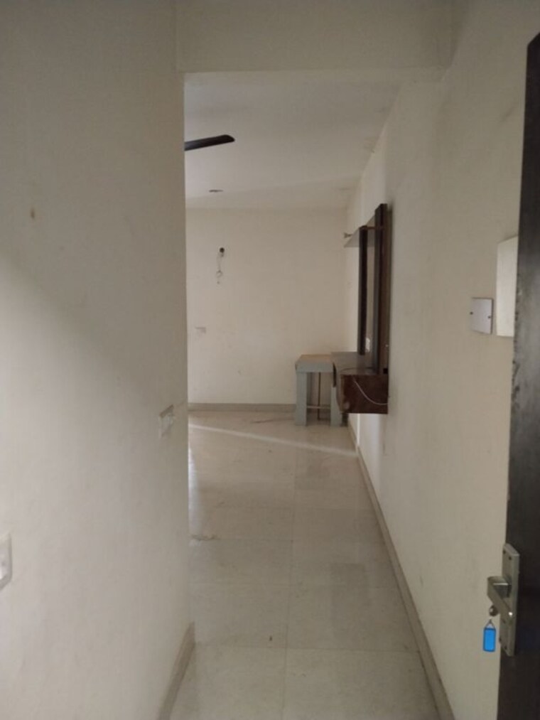 Bathroom, signature-global-the-roselia 2 Bedroom 600 Sq.Ft. Apartment In Sector 95a Gurgaon 10592372