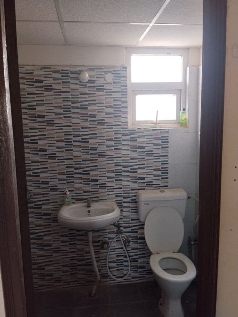 Bathroom, signature-global-the-roselia 2 Bedroom 600 Sq.Ft. Apartment In Sector 95a Gurgaon 10592372