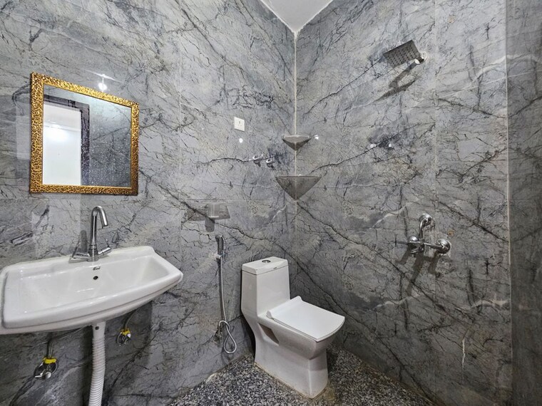Bathroom, neb sarai 2 Bedroom 850 Sq.Ft. Builder Floor In Neb Sarai Delhi 10592395