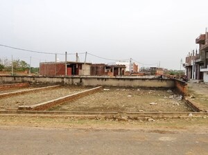  Plot – Exterior View View at Jankipuram Extension - for Sale