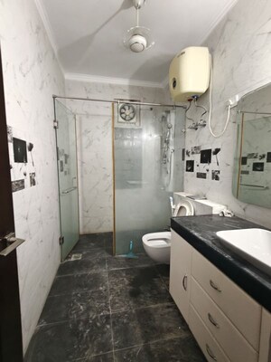 Kitchen in 3 BHK Builder Floor at Ansal Sushant Lok I, Sector 43 – for Rent
