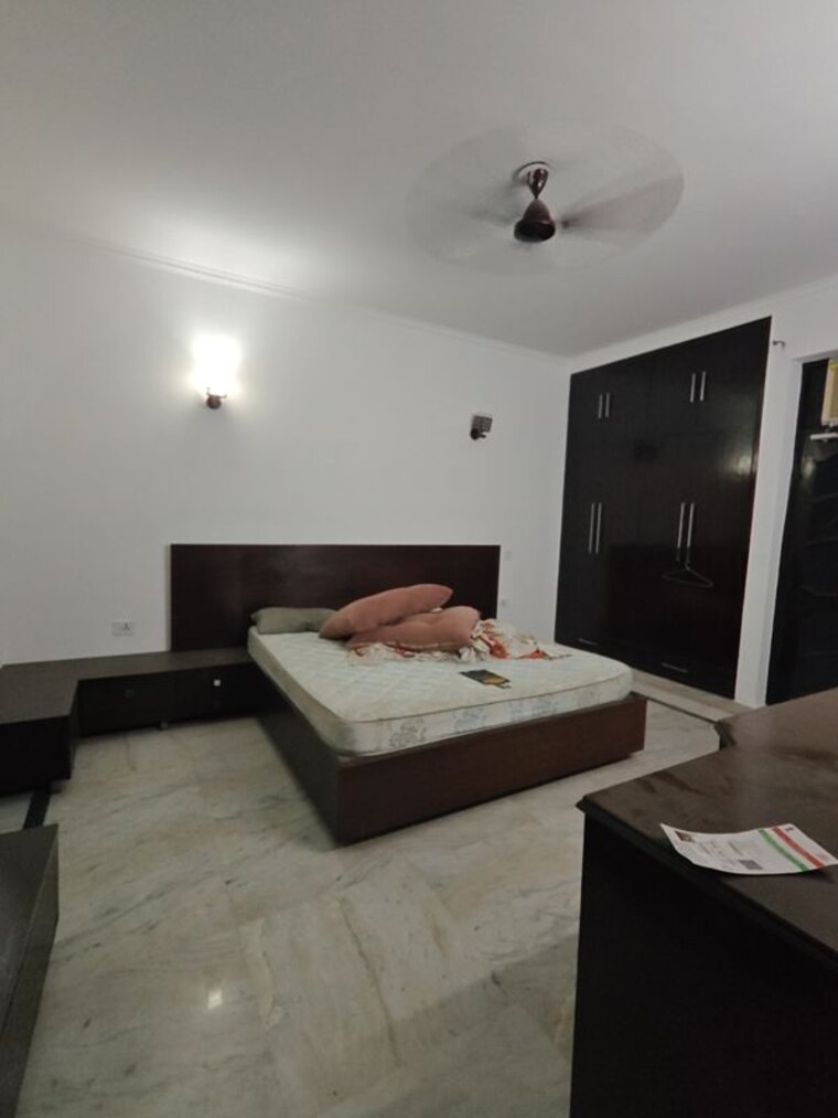 Bedroom, ansal-sushant-lok-i 3 Bedroom 300 Sq.Yd. Builder Floor In Sector 43 Gurgaon 10592399