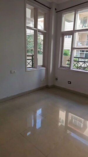 Room in 3 BHK Apartment at Sector 20 – for Rent