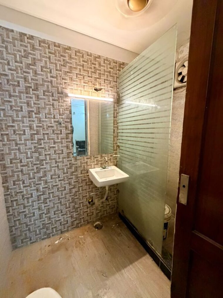Bathroom, neb sarai 2 Bedroom 450 Sq.Ft. Builder Floor In Neb Sarai Delhi 10592411