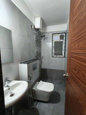 Bathroom in 2 BHK Apartment at Rambaug Colony – for Rent