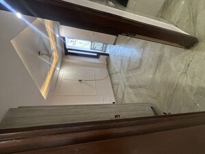 Room in 2.5 BHK Apartment at Jangpura – for Rent