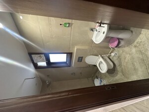 Attached Bathroom in 2.5 BHK Apartment at Jangpura – for Rent