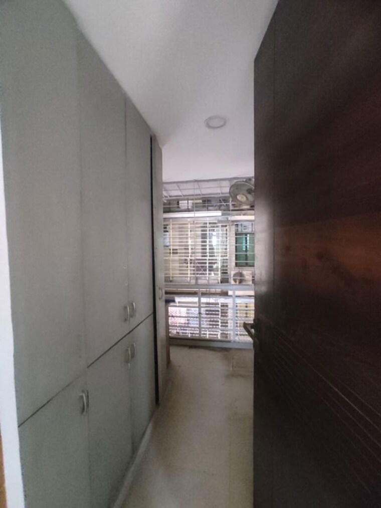 Bathroom, mahindra-splendour 2.5 Bedroom 1000 Sq.Ft. Apartment In Bhandup West Mumbai 10592434