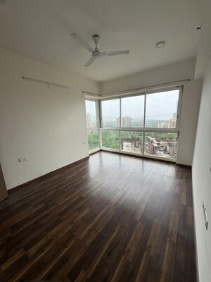 Room in 1 BHK Apartment at Siddha Sky, Sion – for Rent