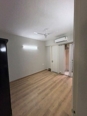 Room in 2 BHK Apartment at Signature Global City, Sector 37d – for Rent