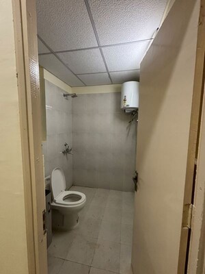 Bathroom in 2.5 BHK Builder Floor at Smart World Orchard, Sector 61 – for Rent