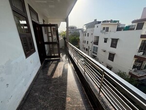 Balcony in 2 BHK Builder Floor at Sector 51 – for Rent