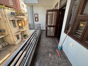 Balcony in 2 BHK Builder Floor at Sector 51 – for Rent