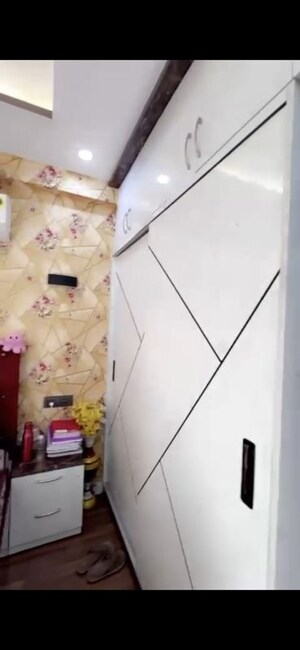 Furnished Amenities in 4 BHK Builder Floor at Bptp Park Floors I, Sector 77 – for Rent