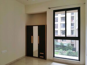 Room in 3 BHK Apartment at Lodha Sterling, Kolshet Road – for Rent