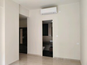 Room in 3 BHK Apartment at Lodha Sterling, Kolshet Road – for Rent