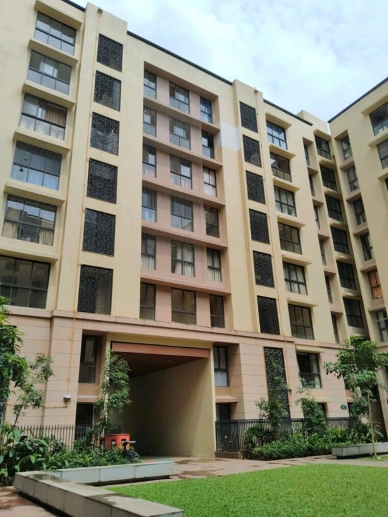 Exterior View, lodha-sterling 3 Bedroom 1041 Sq.Ft. Apartment In Kolshet Road Thane 10592516