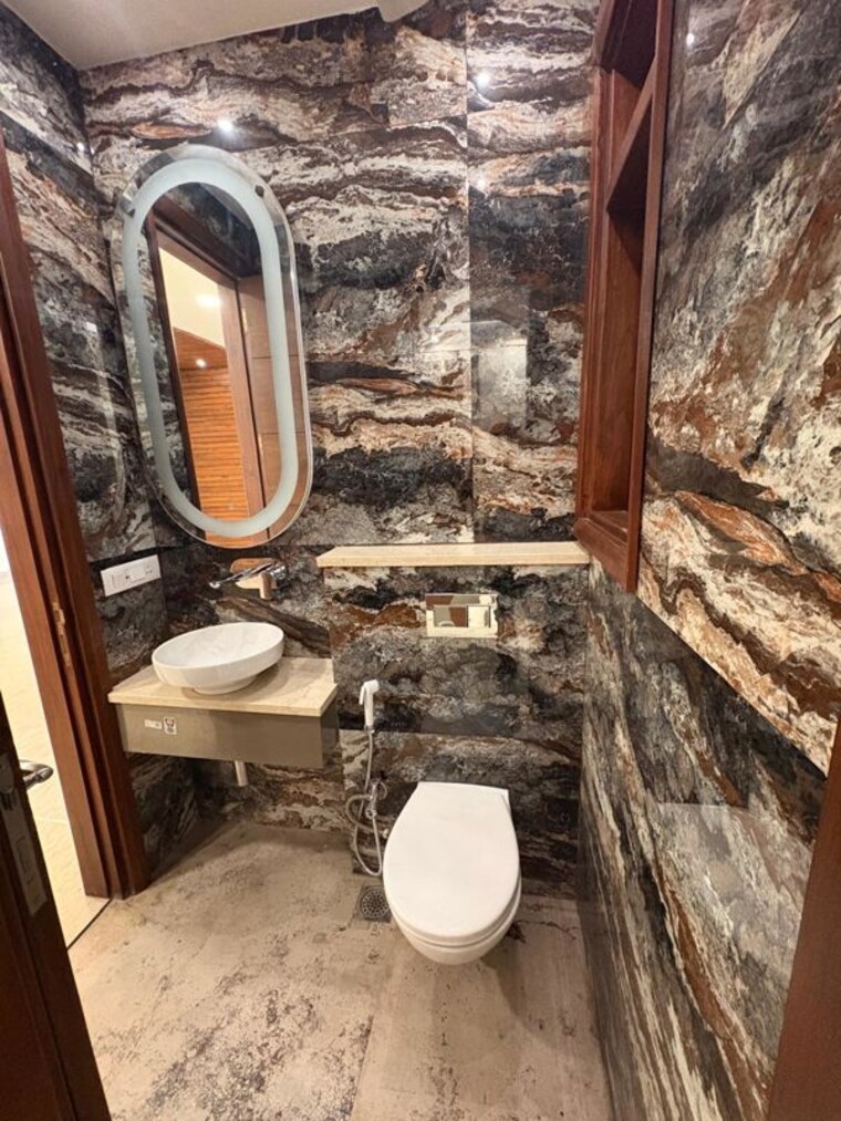 Bathroom, unitech-south-city-ii 4 Bedroom 2250 Sq.Ft. Builder Floor In Sector 50 Gurgaon 10592531
