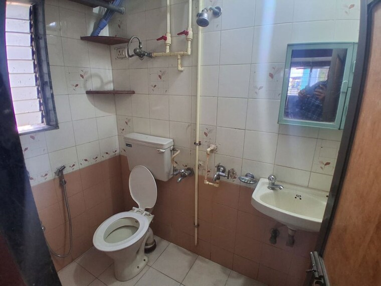Bathroom, kharghar sector 12 Pg For Girls In Kharghar Sector 12 10592535