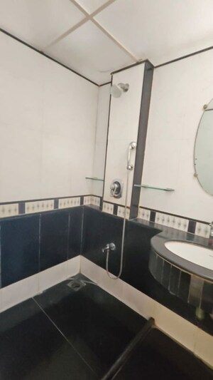 Team Area in 2 BHK Apartment at Goyal Lakshchandi Heights, Goregaon East – for Rent