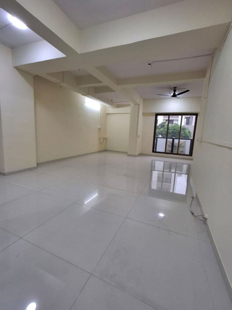 Room, tembhi naka Commercial Office Space 680 Sq.Ft. In Tembhi Naka Thane 10592565