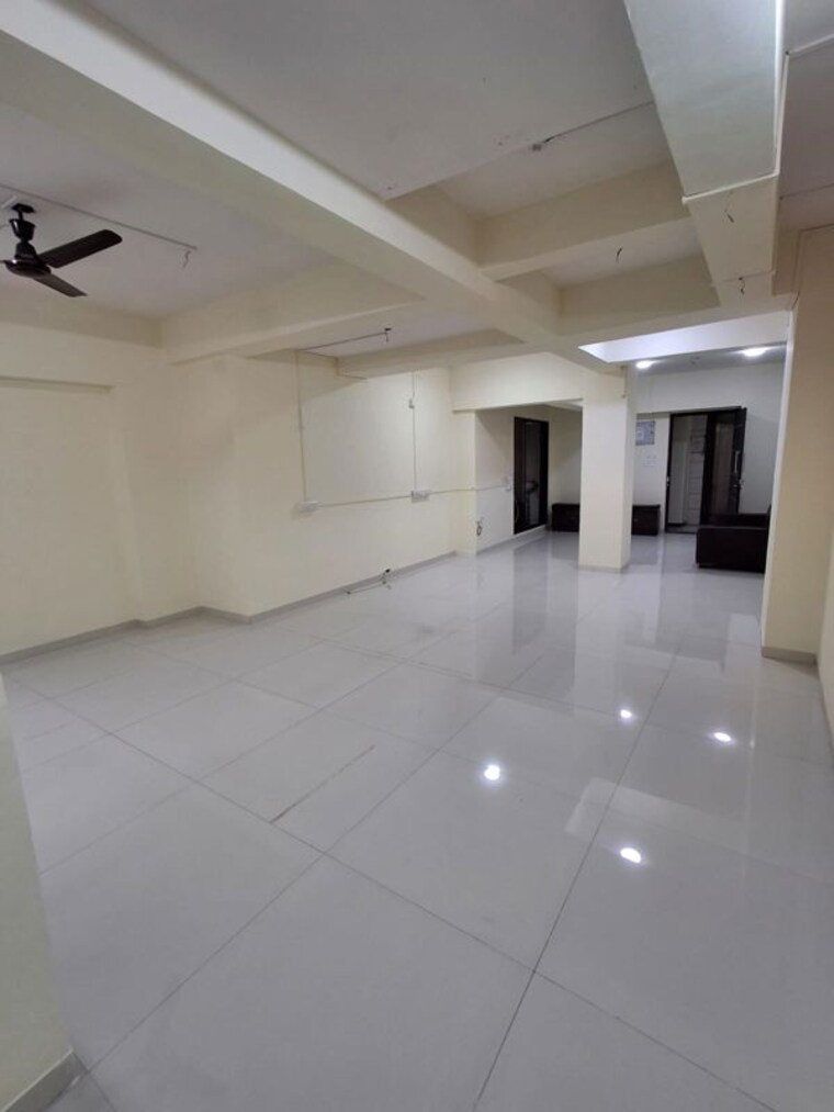 Room, tembhi naka Commercial Office Space 680 Sq.Ft. In Tembhi Naka Thane 10592565