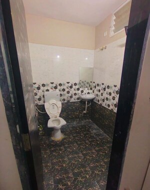 Bathroom in 1 BHK Apartment at Tulsi Nagar – for Rent