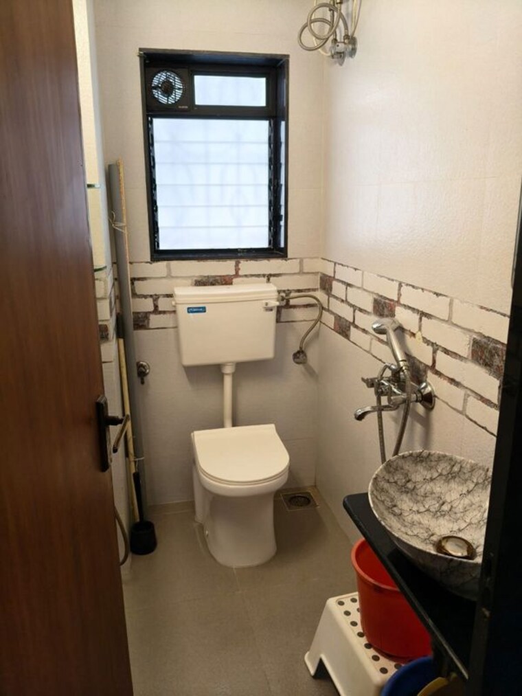 Bathroom, bandra west 2 Bedroom 700 Sq.Ft. Apartment In Bandra West Mumbai 10592619