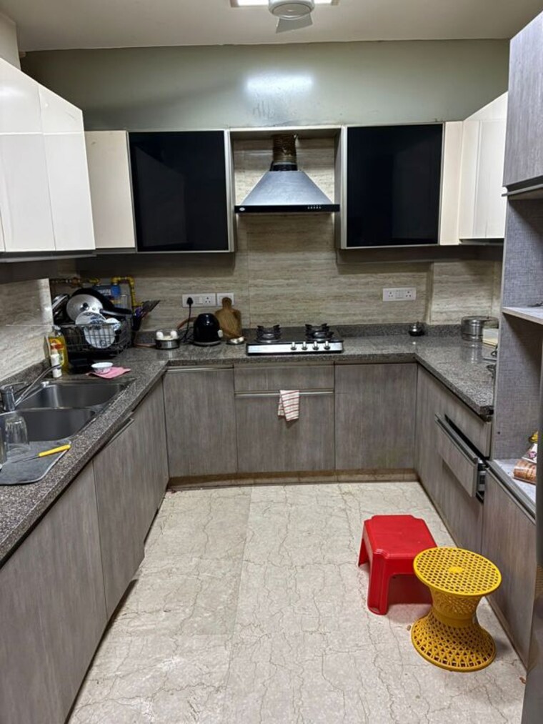 Kitchen, sarvodaya enclave 3 Bedroom 1800 Sq.Ft. Builder Floor In Sarvodaya Enclave Delhi 10592639