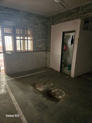 Room in  Apartment at Kandivali West – for Sale