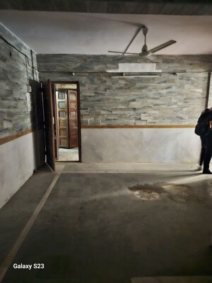 Room in  Apartment at Kandivali West – for Sale