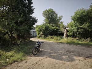 Parking in  Shop at Vasad – for Sale
