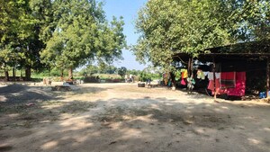 Parking in  Shop at Vasad – for Sale