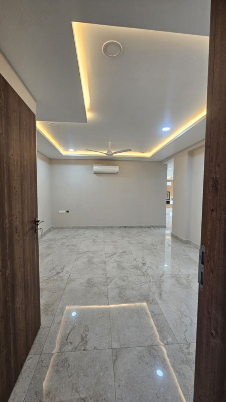 Bathroom, burj-banjara 5 Bedroom 3665 Sq.Ft. Apartment In Banjara Hills Hyderabad 10592668