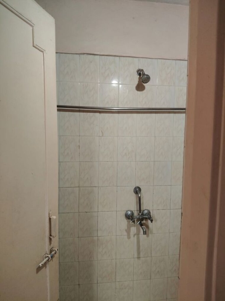 Bathroom, tingre nagar 1 Bedroom 600 Sq.Ft. Apartment In Tingre Nagar Pune 10592667