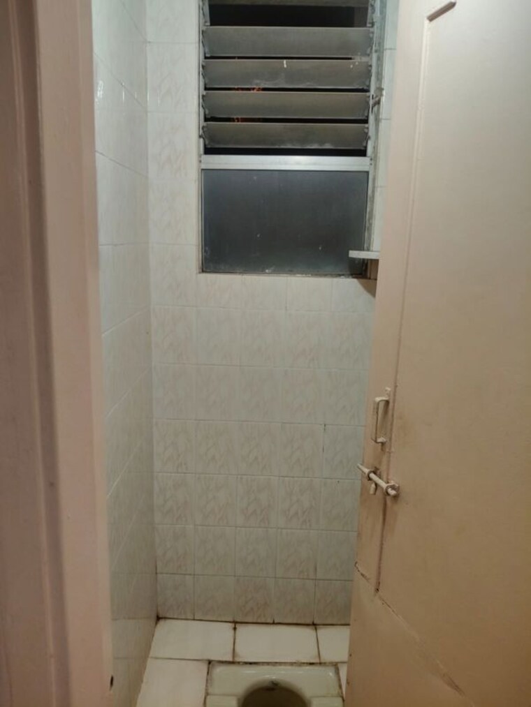 Bathroom, tingre nagar 1 Bedroom 600 Sq.Ft. Apartment In Tingre Nagar Pune 10592667