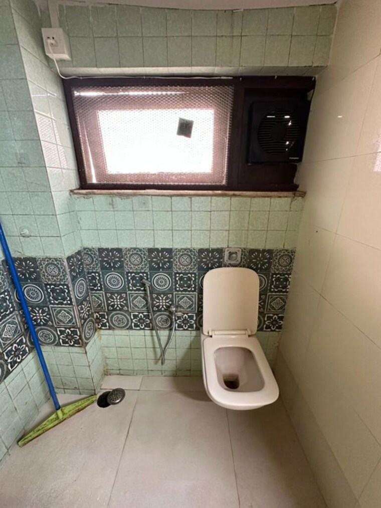 Bathroom, jyoti-apartments-andheri 1 Bedroom 500 Sq.Ft. Apartment In Andheri West Mumbai 10592697