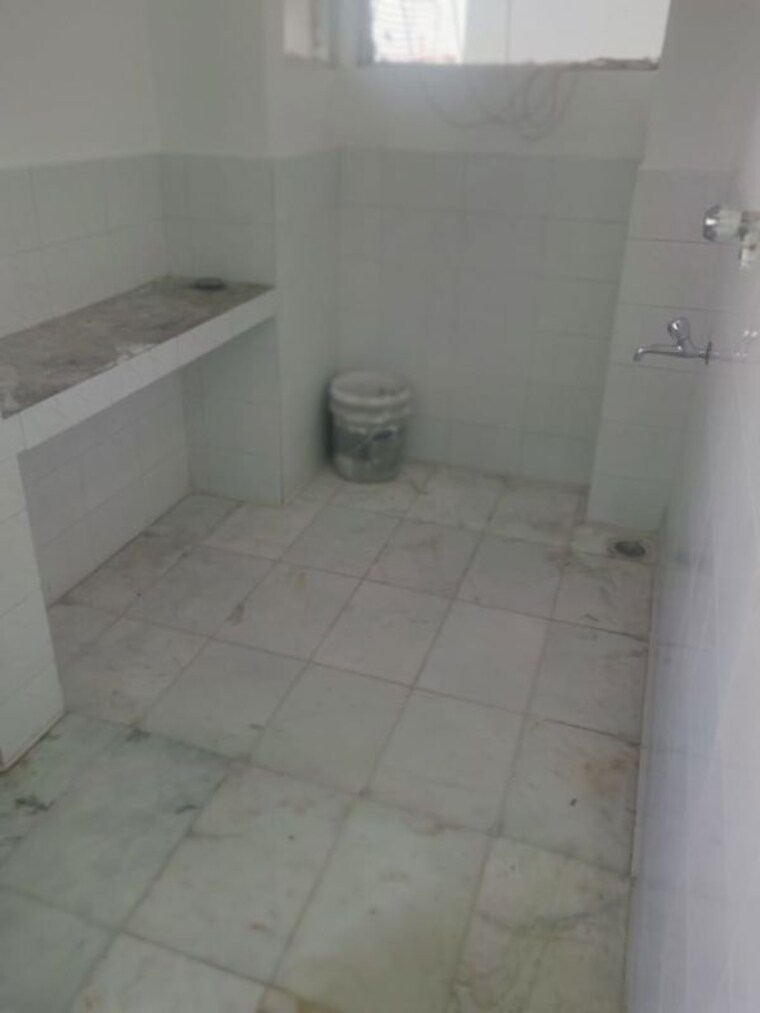 Bathroom, dukes-galaxy 3 Bedroom 2500 Sq.Ft. Apartment In Banjara Hills Hyderabad 10592712