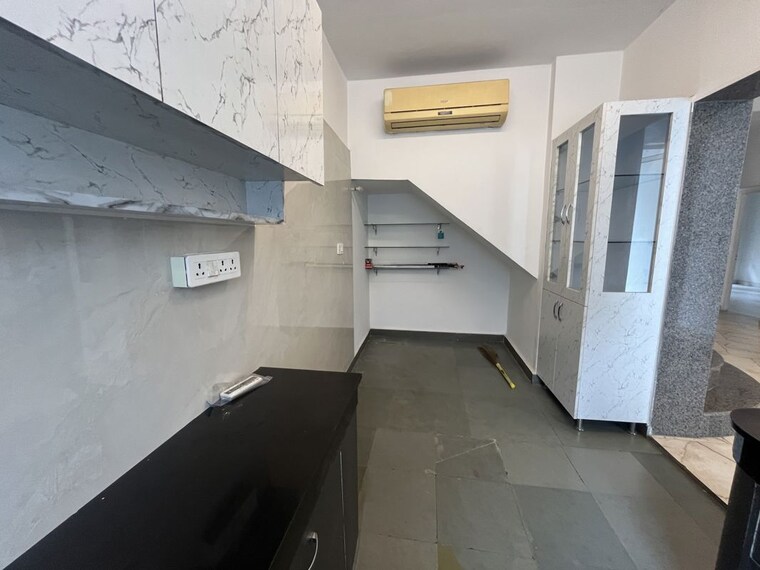 Kitchen, dlf phase iv 4 Bedroom 6000 Sq.Ft. Independent House In Dlf Phase iv Gurgaon 10592710