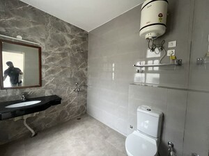 Bathroom in 4 BHK Independent House at Dlf Phase iv – for Rent
