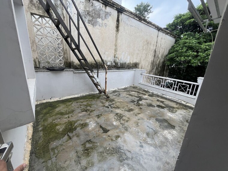 Balcony, dlf phase iv 4 Bedroom 6000 Sq.Ft. Independent House In Dlf Phase iv Gurgaon 10592710