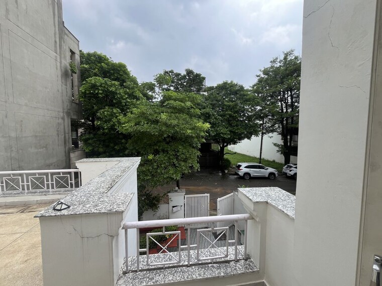 Exterior View, dlf phase iv 4 Bedroom 6000 Sq.Ft. Independent House In Dlf Phase iv Gurgaon 10592710