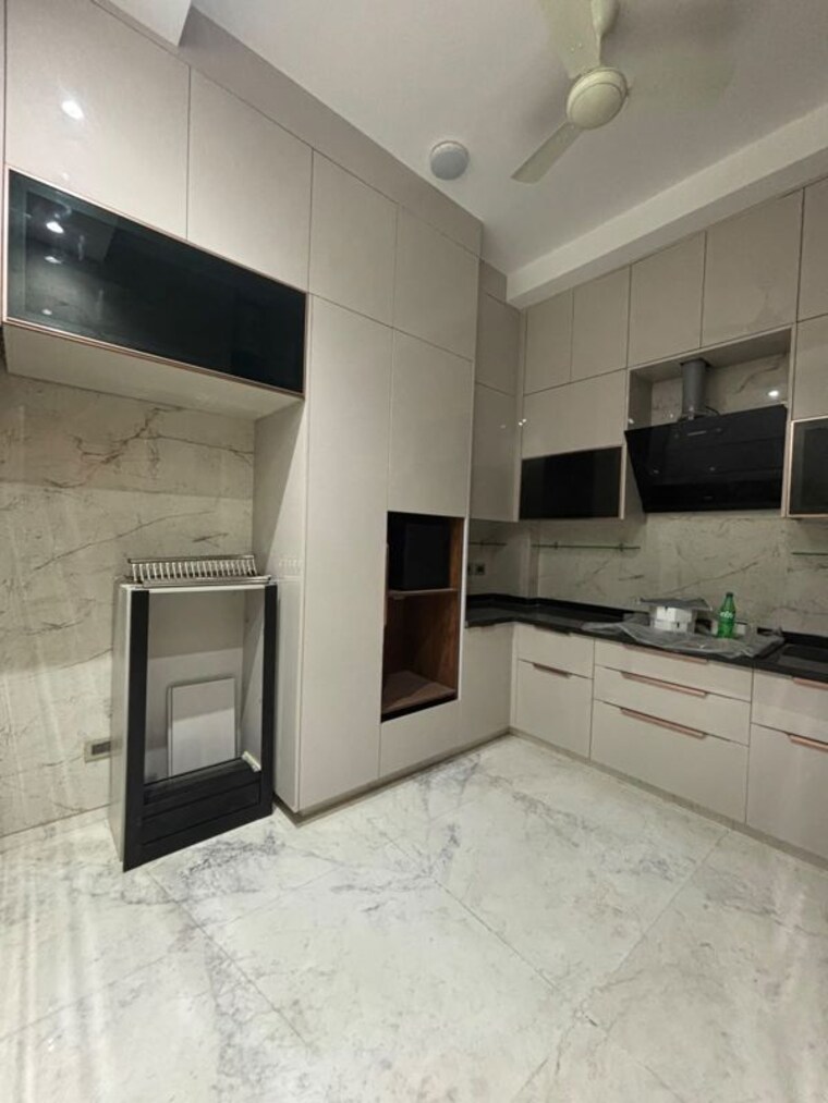 Kitchen, navjeevan vihar 3 Bedroom 1800 Sq.Ft. Builder Floor In Navjeevan Vihar Delhi 10592756