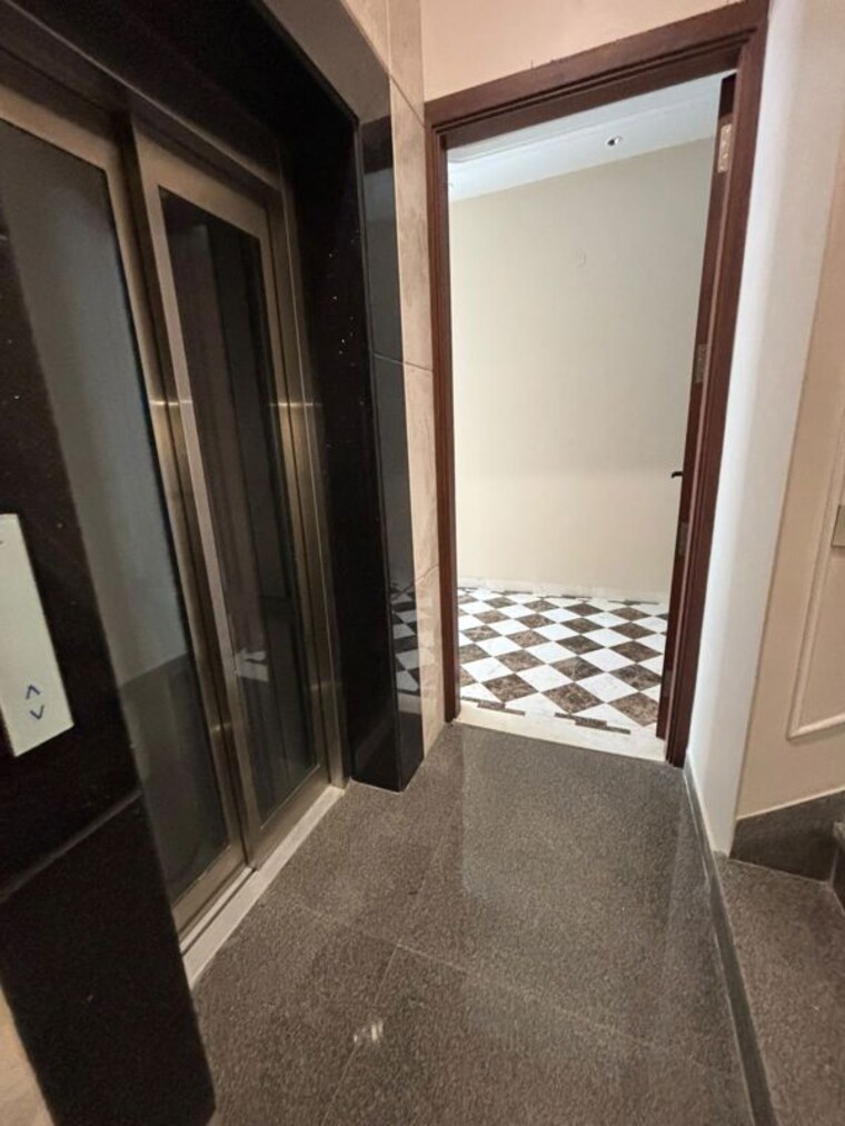 Balcony, navjeevan vihar 3 Bedroom 1800 Sq.Ft. Builder Floor In Navjeevan Vihar Delhi 10592756